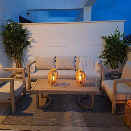 2br Modern Seaviews W Pool And Gym Appartement *