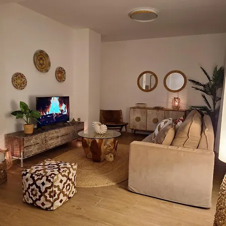 2br Modern Seaviews W Pool And Gym Appartement