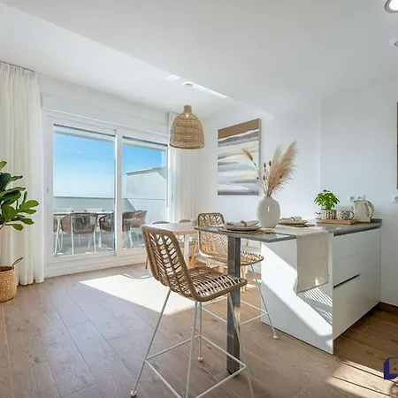 Appartement 2br Modern Seaviews W Pool And Gym Estepona